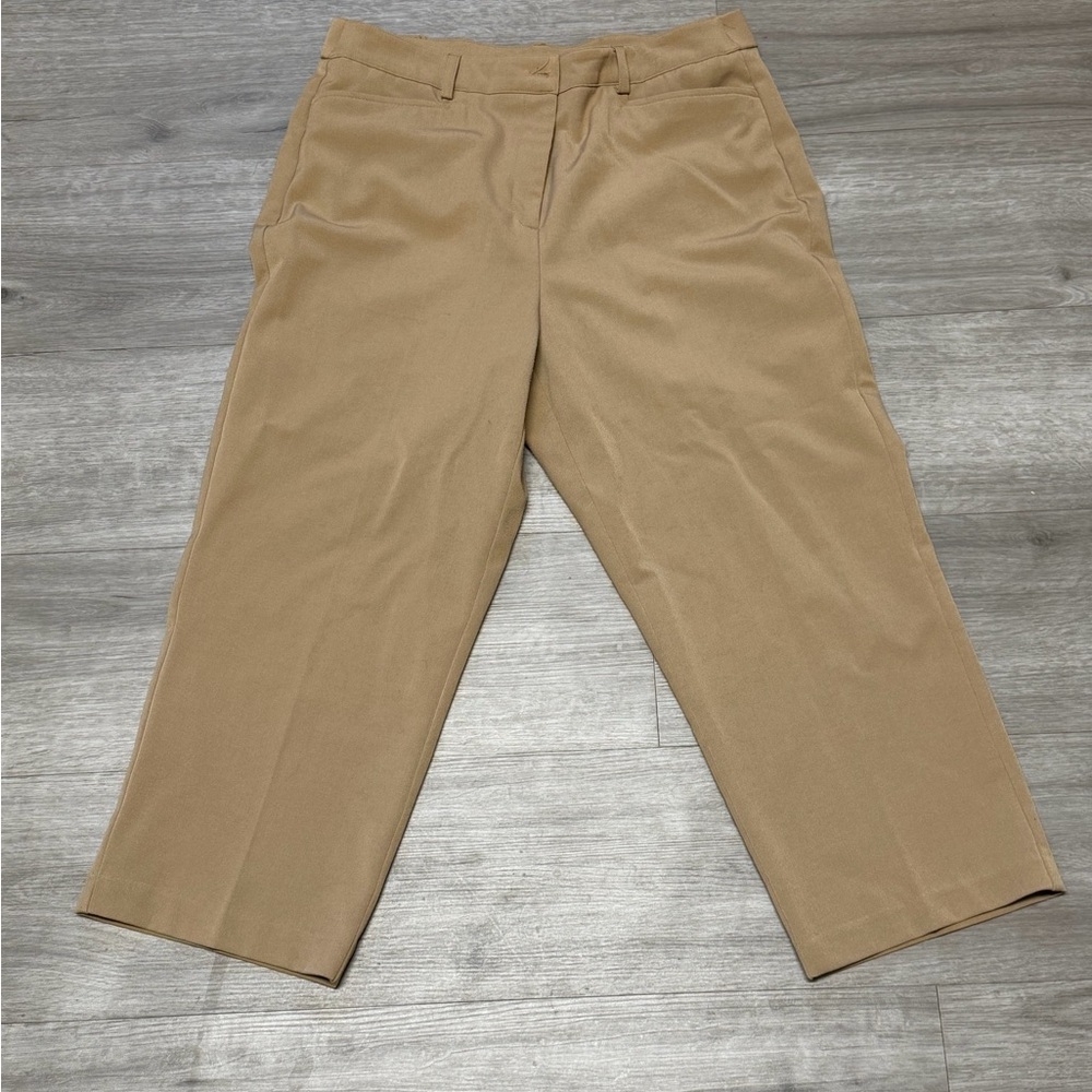 Briggs New York Khaki Capri